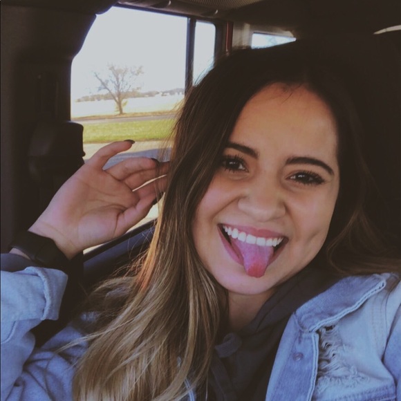 Meet your Posher, Jaqueline - Picture 1 of 1